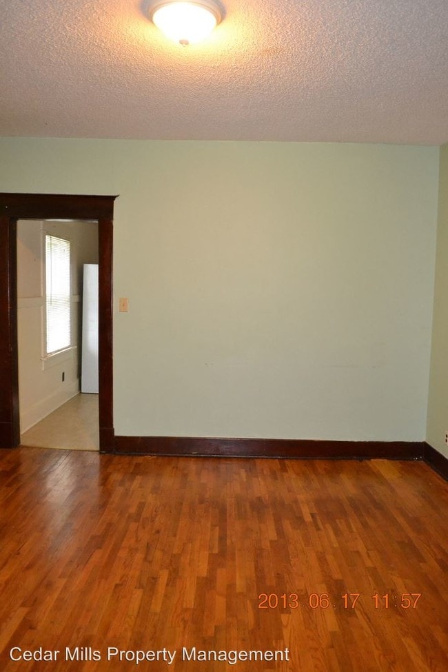 Building Photo - 2 br, 1 bath Apartment - 1642 N. Holyoke