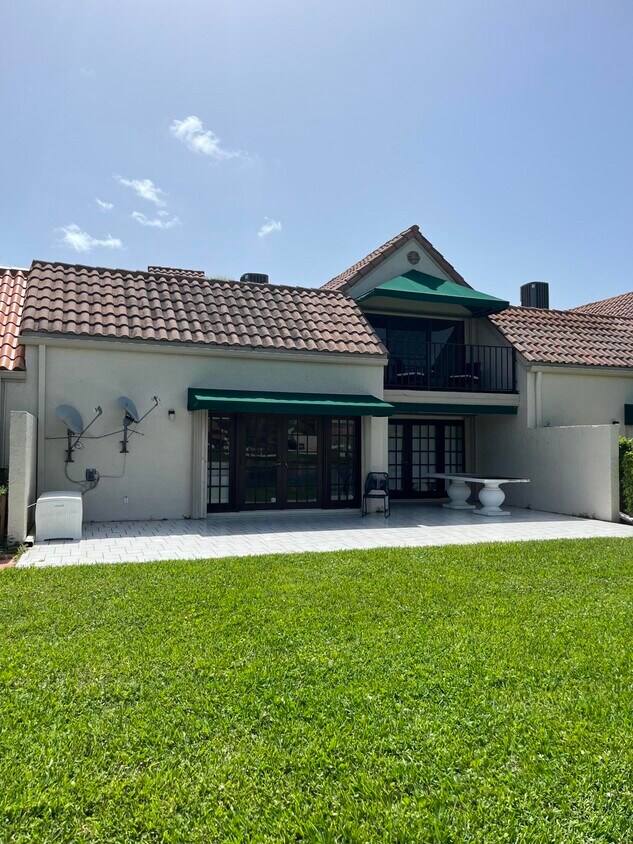 Foto del edificio - 6644 Las Flores Dr