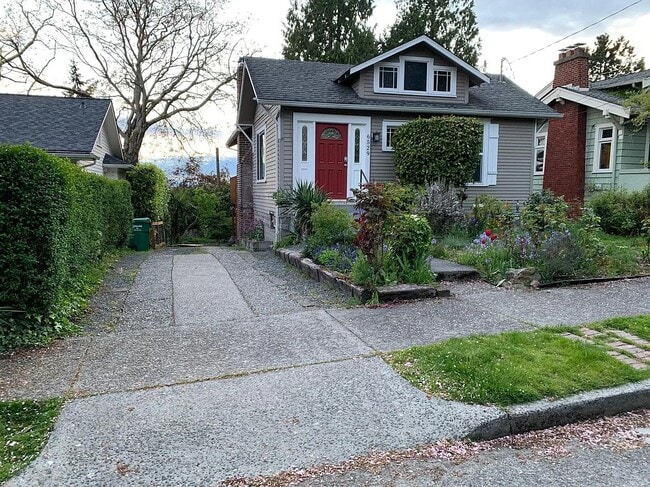 Building Photo - 6529 30th Ave NE