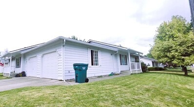 Building Photo - 992 Orchard Ave