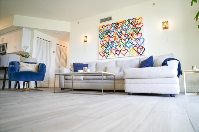 Foto del edificio - 8430 SW 8th St