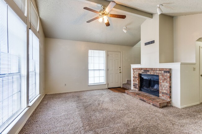 Building Photo - 113 Peachtree Ct
