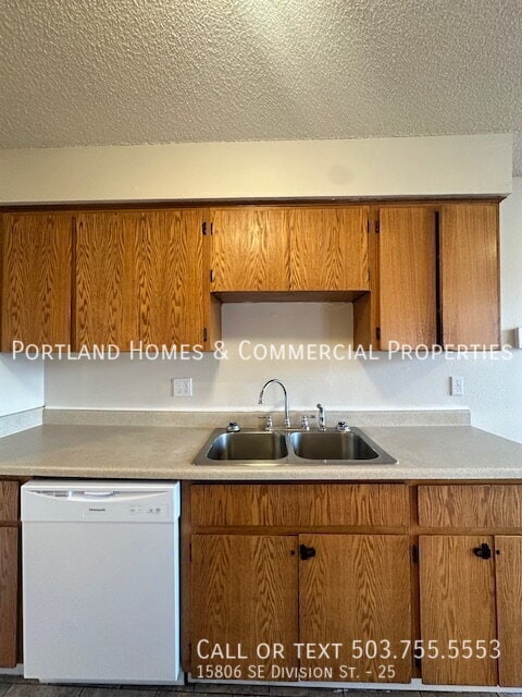 Foto del edificio - 15806 SE Division St