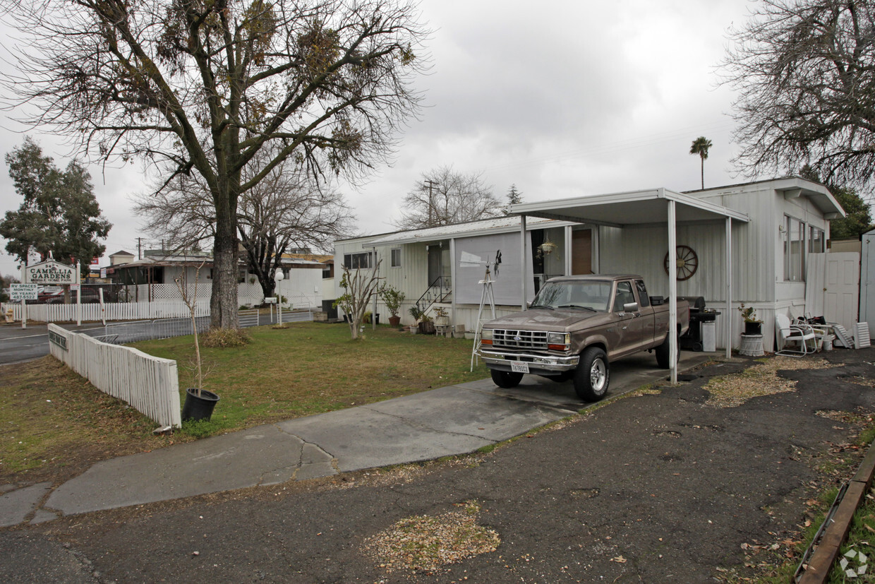 Primary Photo - Camellia Gardens