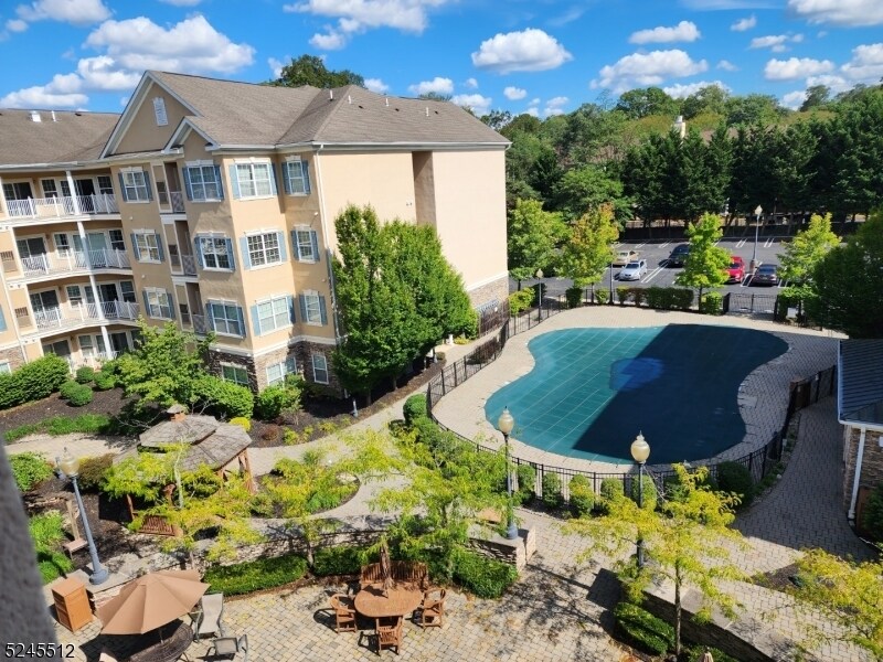 Foto principal - 540 Cranbury Rd