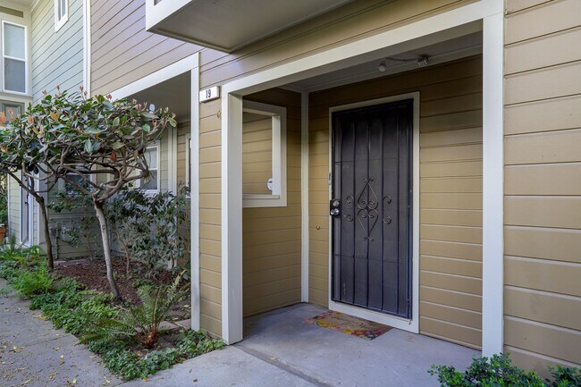Foto del edificio - Sunny Potrero Hill 3BR / 1BA Townhome | Private Yard | YouTube Tour