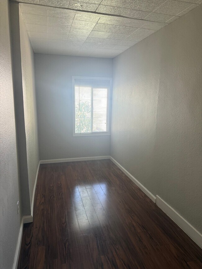 Foto del edificio - 1235 N St