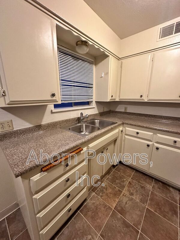 Building Photo - 1235 Williams Way