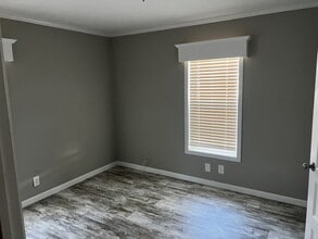 Building Photo - 16 Glen Cove Ct