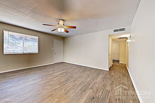Building Photo - 3607 N 87th Ave