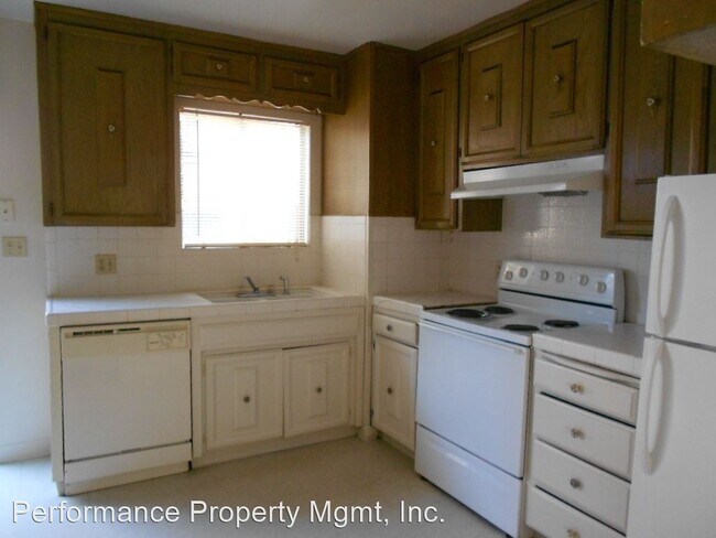 Foto del edificio - 4554 N Sharon Ave