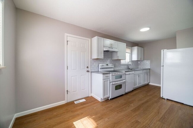 Foto del edificio - 687 Scriven Ave