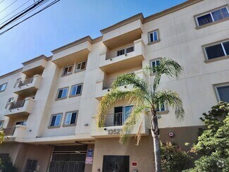 Building Photo - 13525 Vanowen St