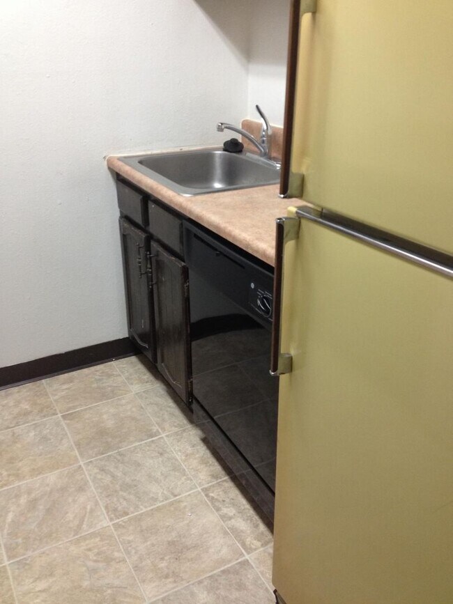 Foto del edificio - 2 Bedroom, 1 Bathroom Condo located in the...