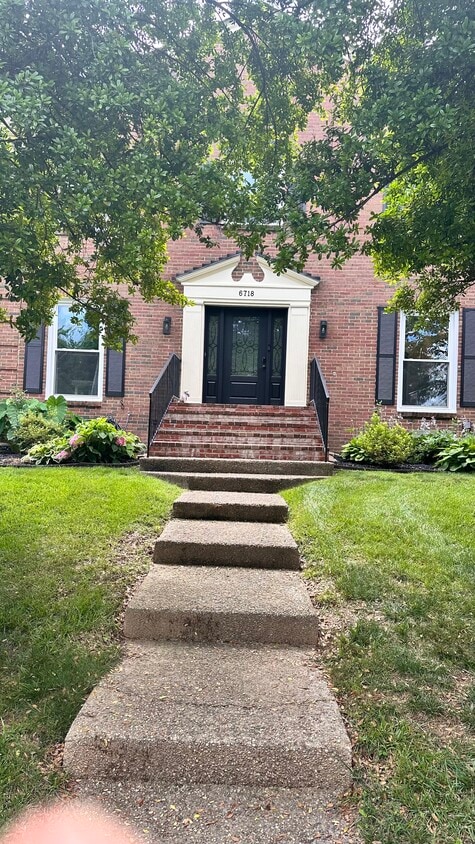 Foto principal - 6718 Deep Creek Dr