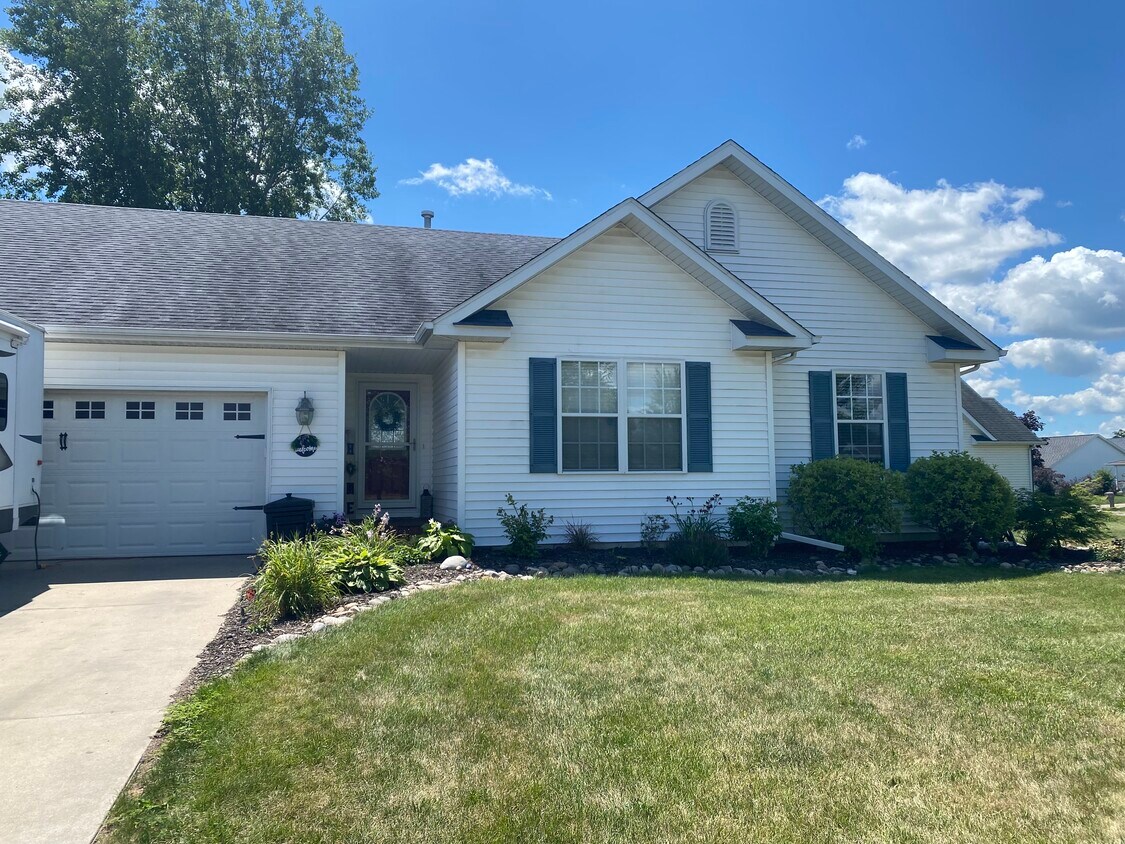 10145 Hornbill Dr, Freeland, MI 48623 House Rental in Freeland, MI