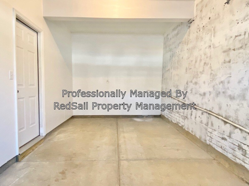 Foto principal - 6528 Artillery St