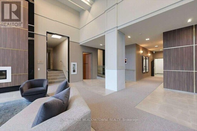 Building Photo - 4055-4055 Parkside Village Dr