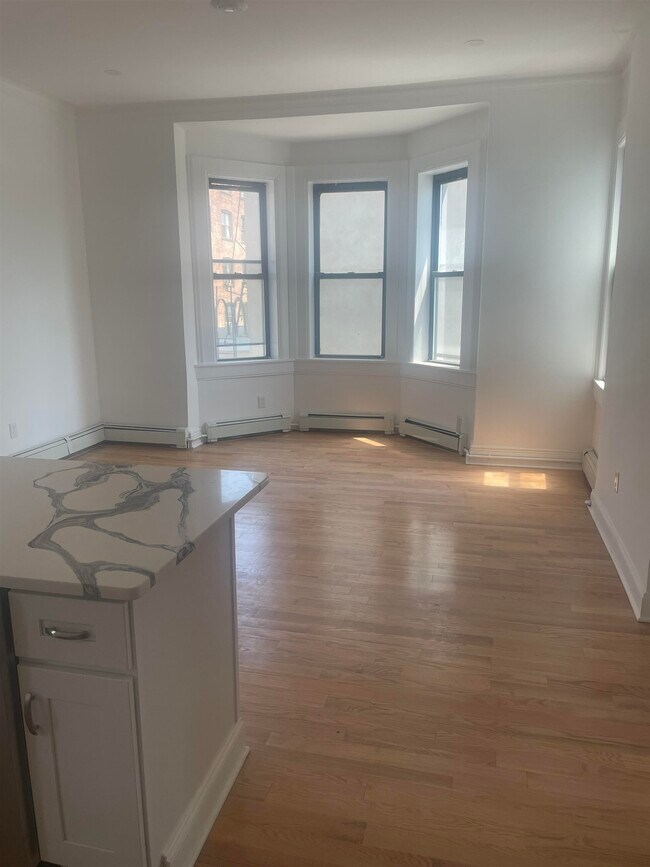 10 50th St Unit 2nd, Weehawken, NJ 07086 Apartment for Rent in