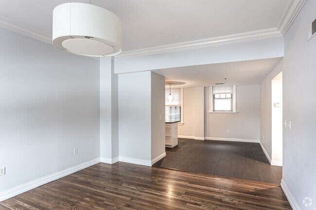 2BR, 2BA - 1425 SF - York House