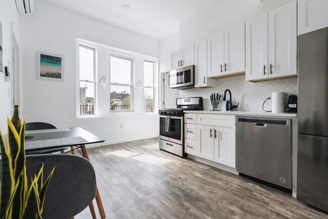 Foto del edificio - 320 Central Ave