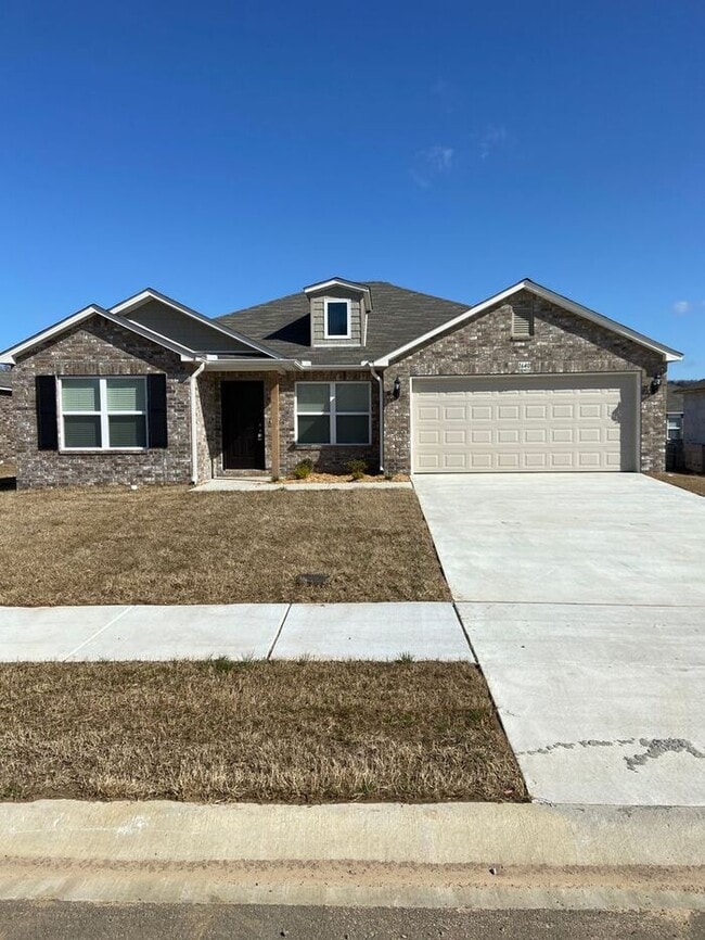 Building Photo - Pre-Leasing Now! | Modern Four-Bedroom, Two-Bath Home in Conrad Court