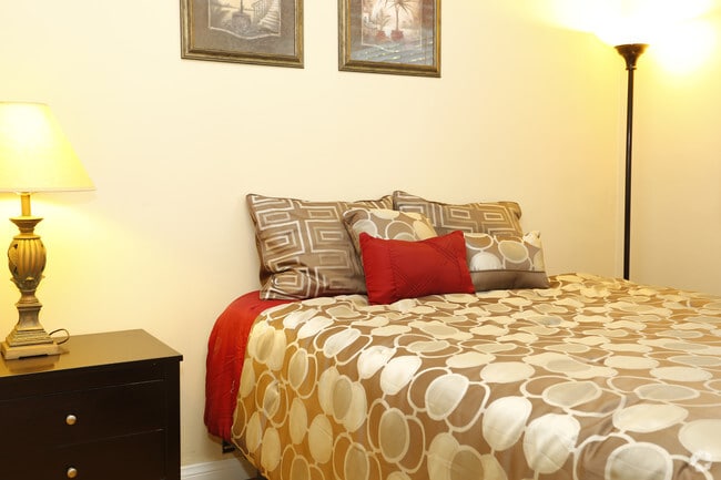 Interior Photo - Chase Knolls