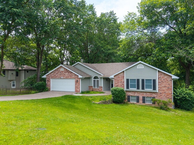 Foto del edificio - 2301 Grant Ln