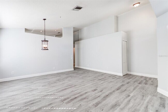 Foto del edificio - 29806 Morningmist Dr