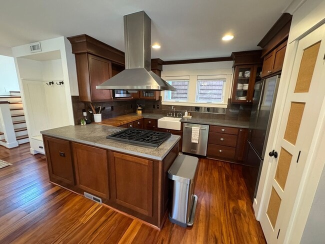 Foto del edificio - 8023 Densmore Ave N