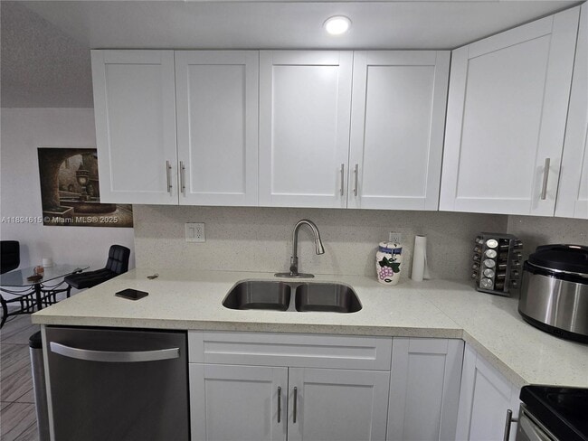 Foto del edificio - 10801 SW 109th Ct