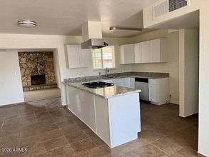 Building Photo - 3404 N Neva Ave