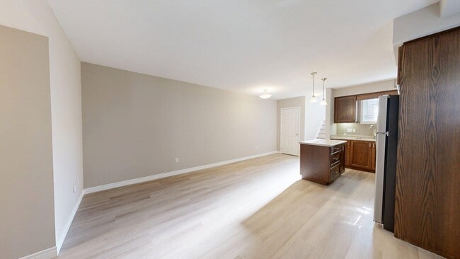 Building Photo - ONE BEDROOM IN BEAUTIFUL MASONVILLE AREA C...