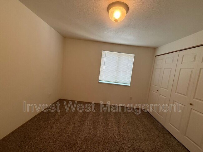 Foto del edificio - 9037 N Saint Louis Ave
