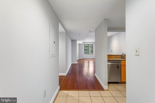 Building Photo - 1150 K St NW