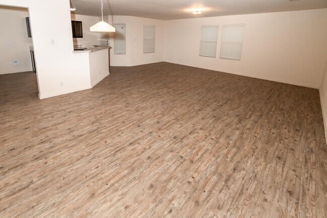 Building Photo - Tesoro Hills - 5018 War Horse Drive, San A...