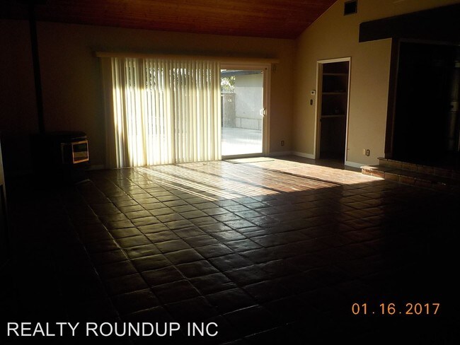 Building Photo - 11070 Bradley Ranch Rd