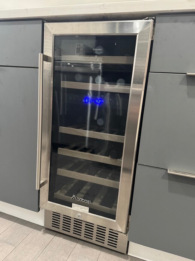 Foto del edificio - 64-35-35 Yellowstone Blvd