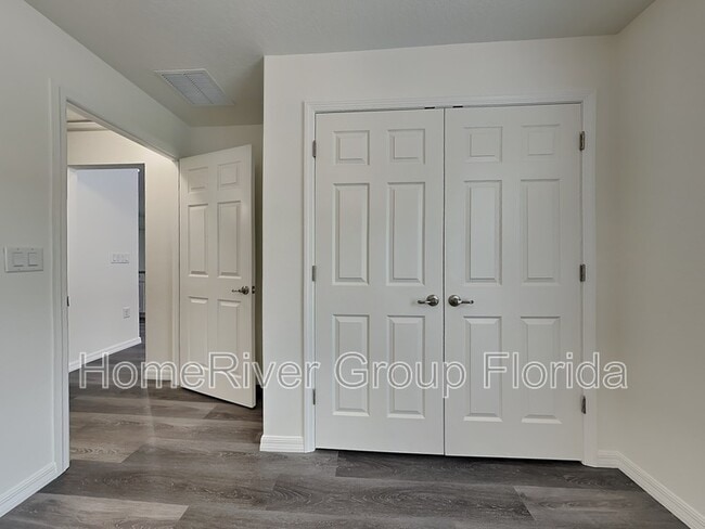 Building Photo - 415 Narcissus Rd