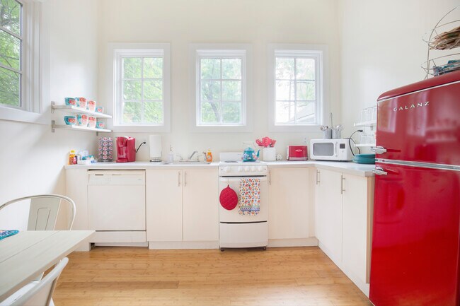 Foto del edificio - 1139 S Brook St