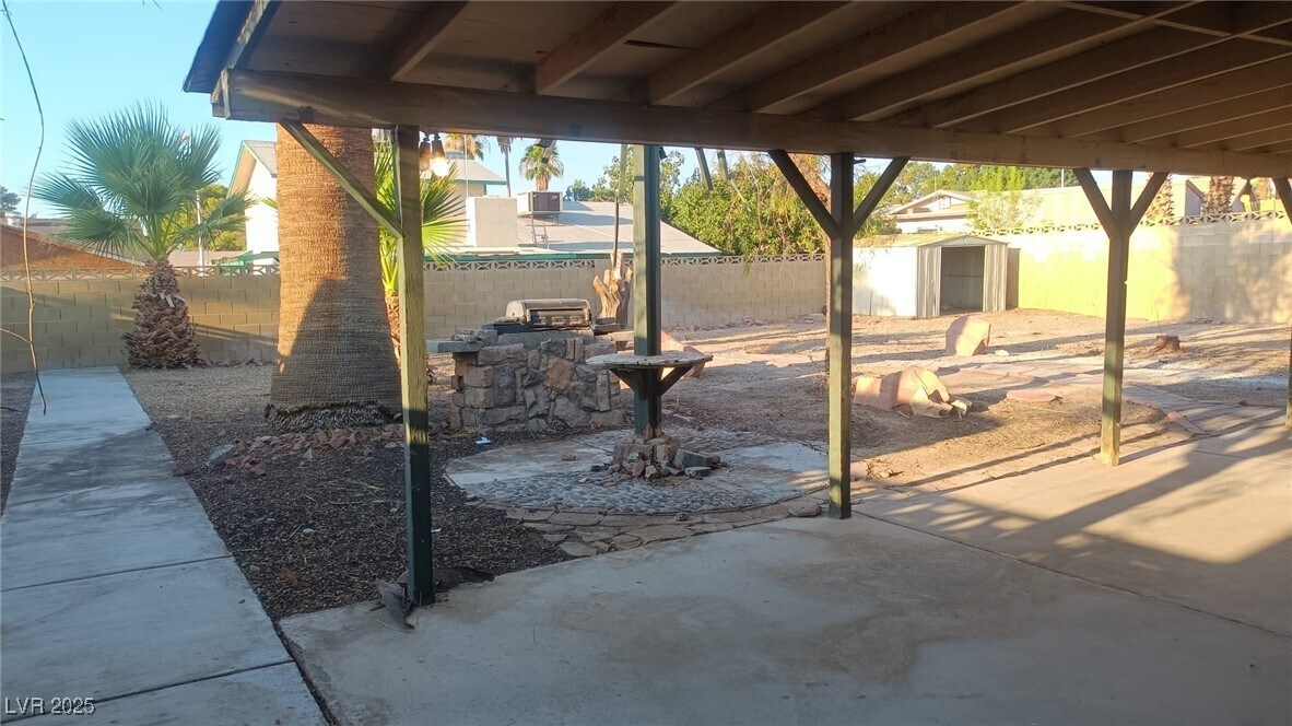 Building Photo - 4311 E El Esteban Way