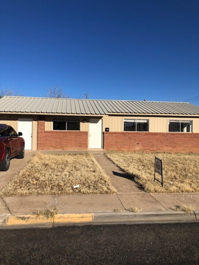 Foto del edificio - For Lease - 932 Idlewood - Odessa TX