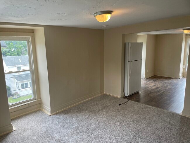 Building Photo - 755 Lathrop Street, Unit REAR