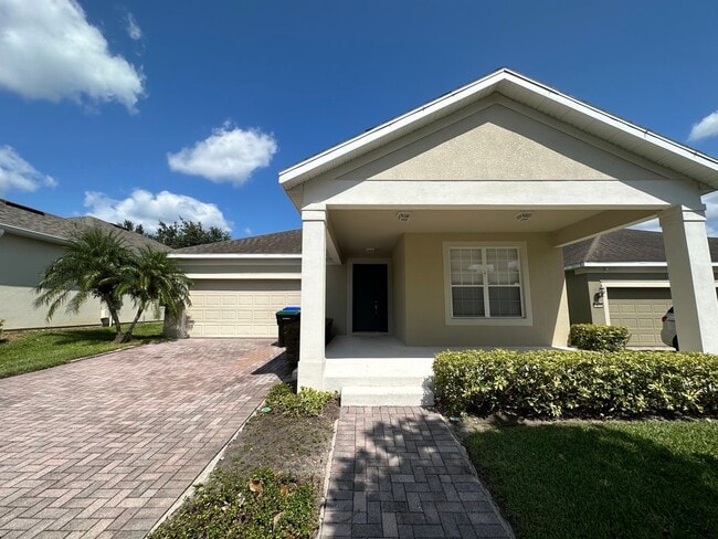 Building Photo - BEAUTIFUL SPACIOUS 3 BEDROOM 2  BATH SINGL...