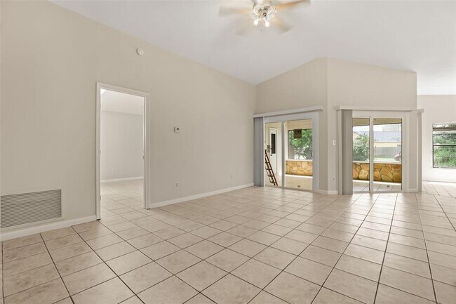 Foto del edificio - 3075 Woolridge Dr