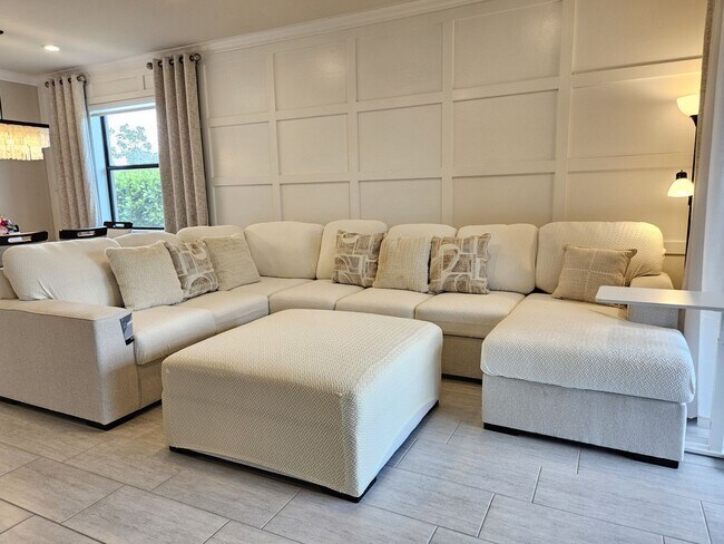 Foto del edificio - Stunning Model Home – 2 Bedrooms plus Den,...