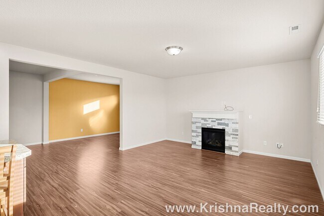 Building Photo - Beatiful 3 Bedroom 2.5 Bath Single Family ...