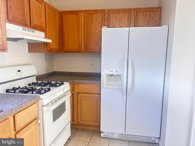 Building Photo - 213 Emily Ln