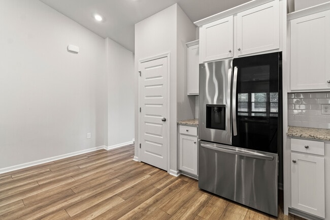 Building Photo - Empyrean Home