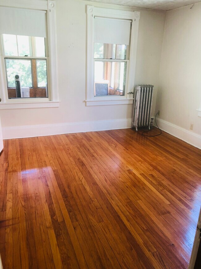 First bedroom - 52 Warner St